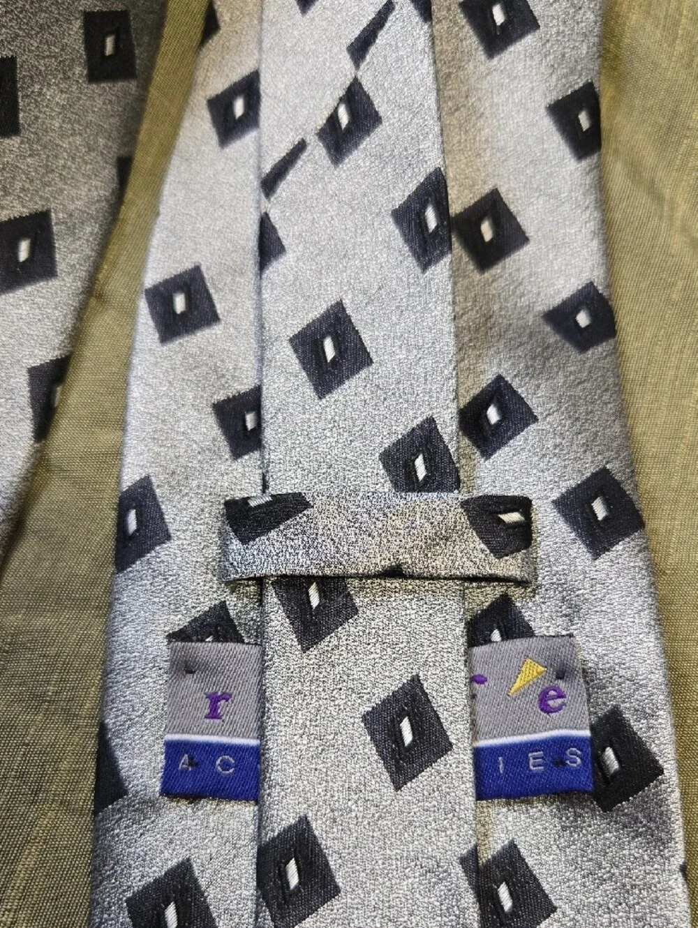 Men's Silver Tie with Black Diamond Motif
